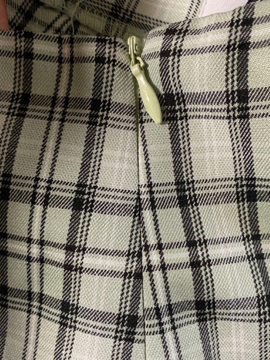 Princess Polly Plaid Mini Skirt US 0 Green Check Schoolgirl Style - Picture 9 of 9